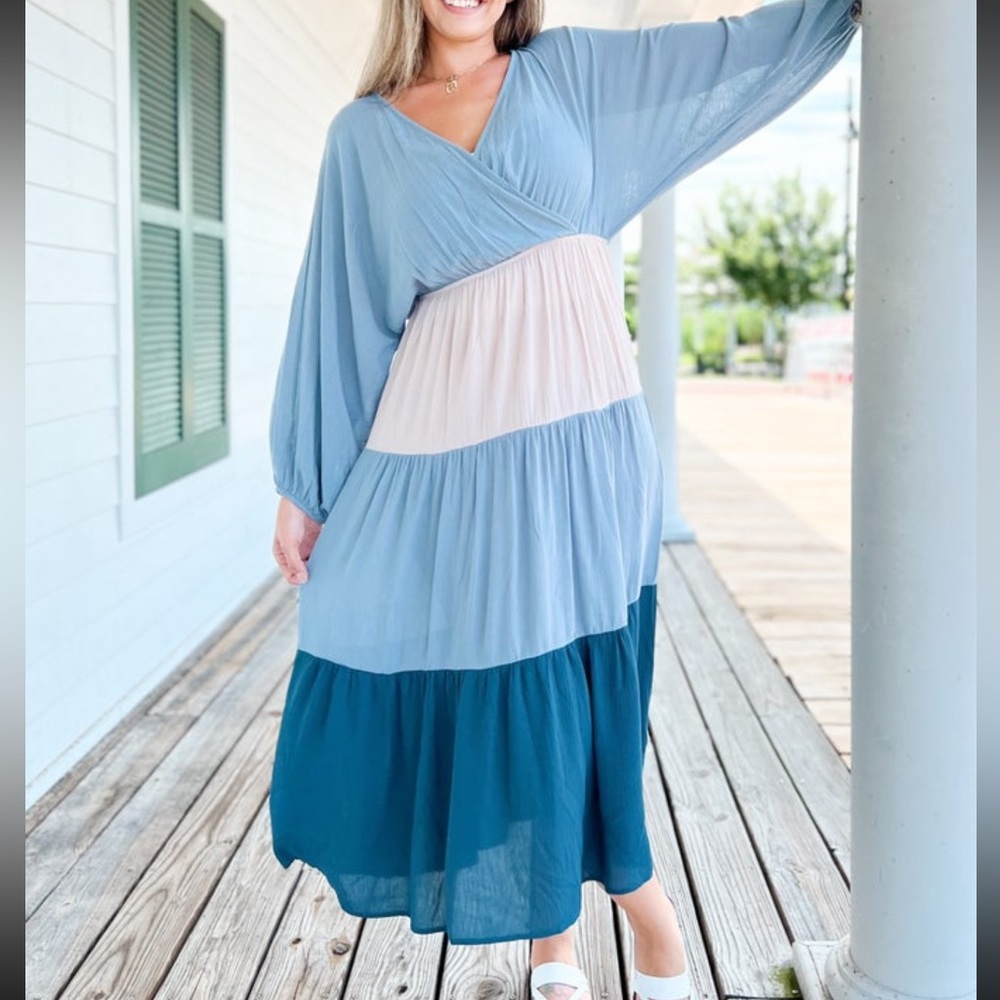 Color block Tiered V- neck maxi dress - 3X